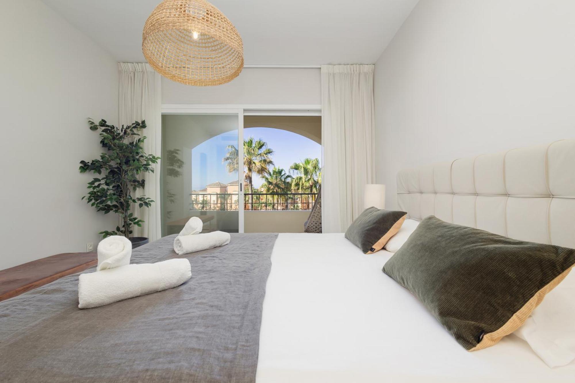 Appartement With Direct Beach Access, In Hacienda Playa, Elviria Marbella