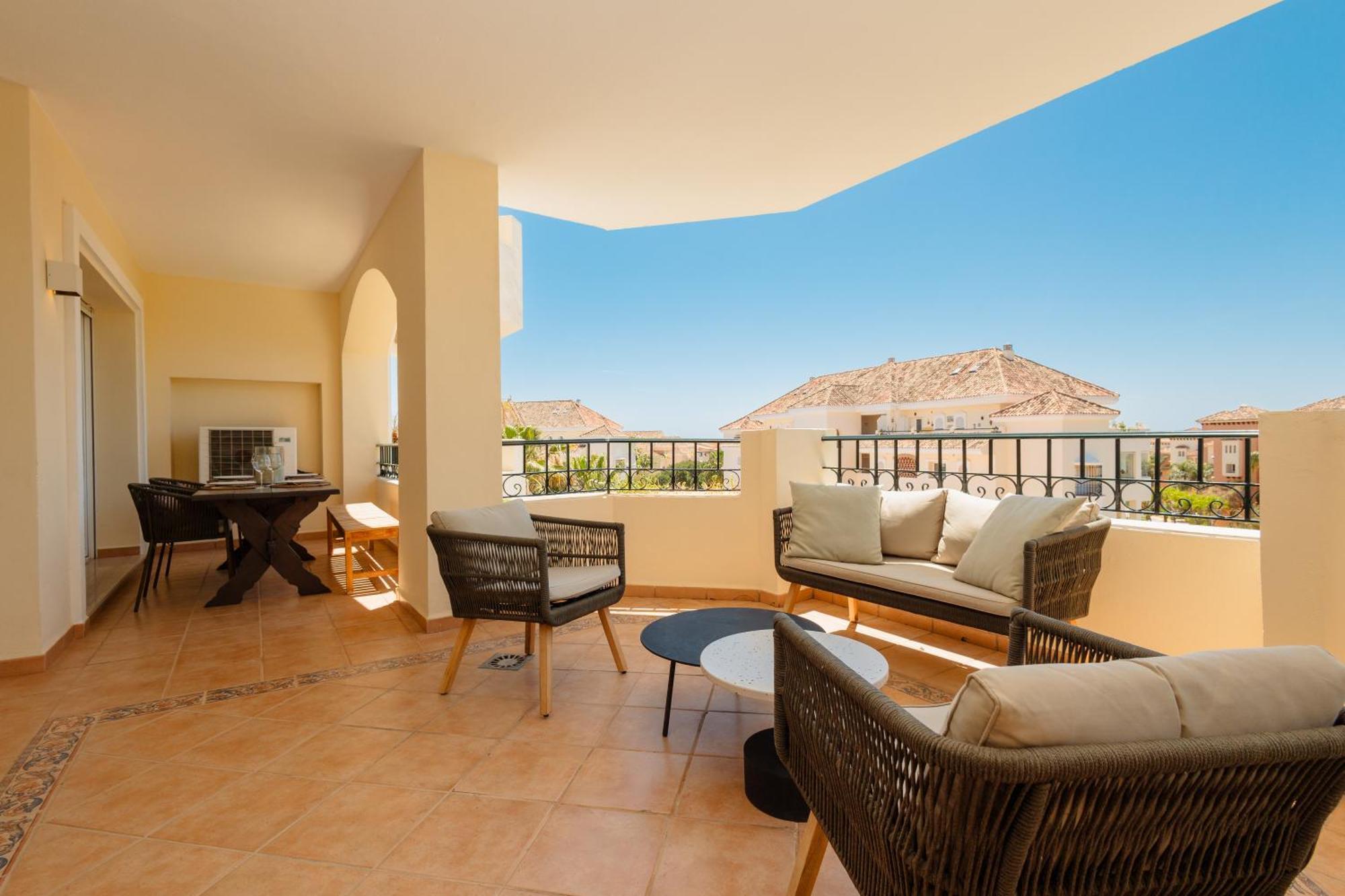 Appartement With Direct Beach Access, In Hacienda Playa, Elviria *