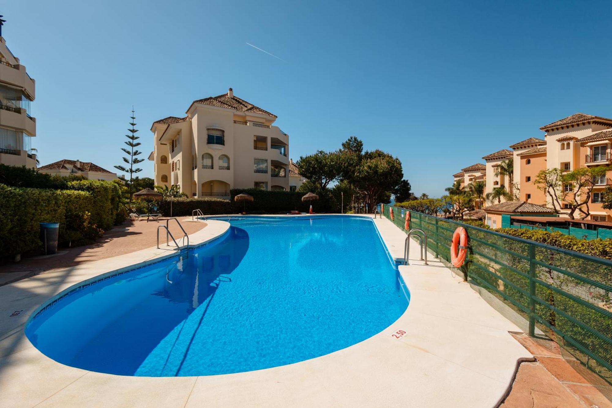 Appartement With Direct Beach Access, In Hacienda Playa, Elviria *