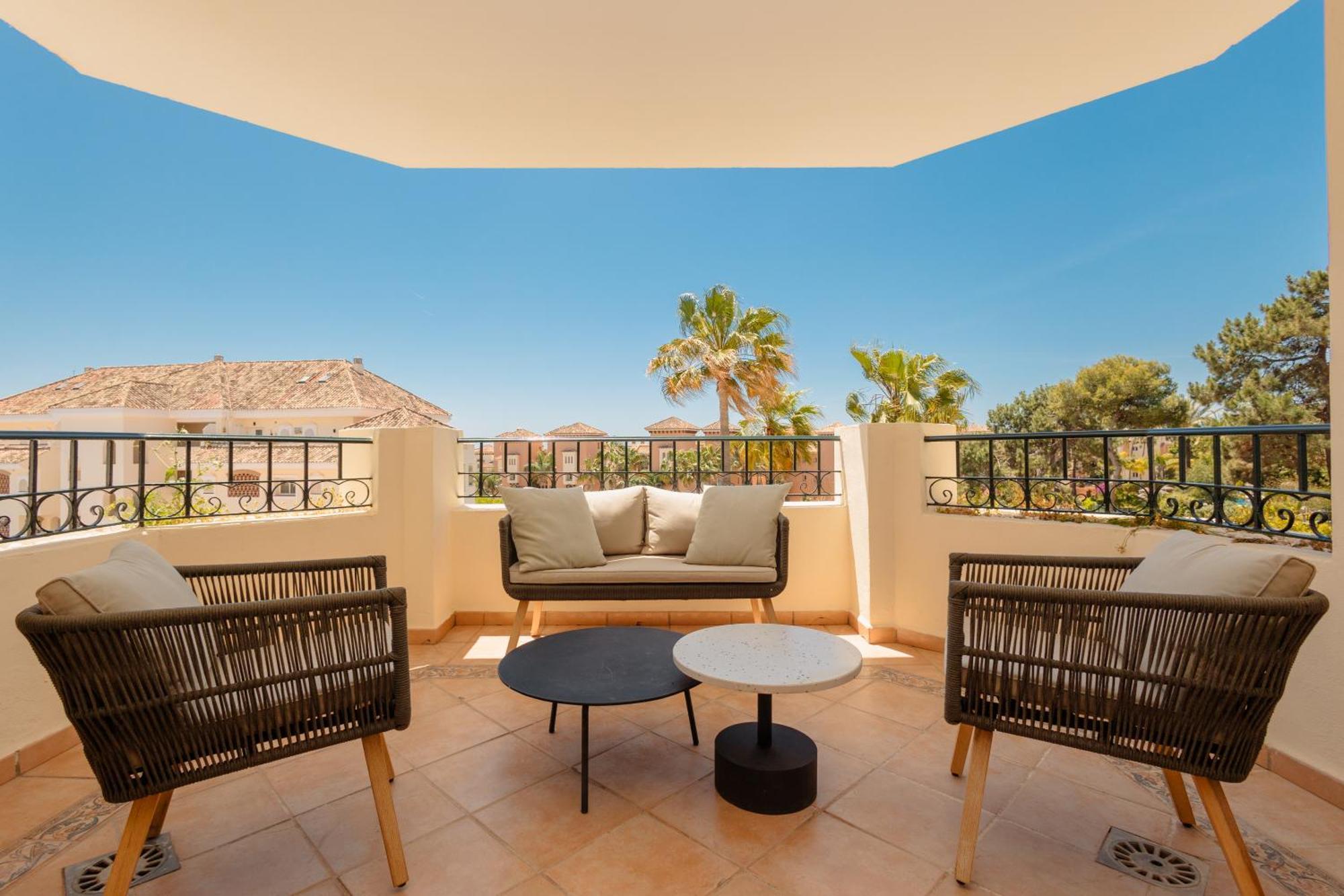 Appartement With Direct Beach Access, In Hacienda Playa, Elviria