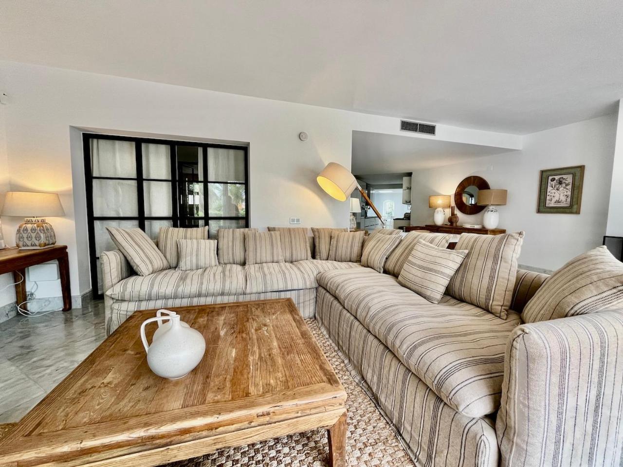 Cozy Townhouse With Sea View Ferienhaus *