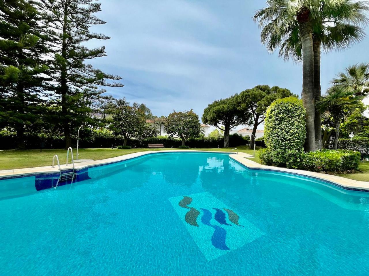 Ferienhaus Cozy Townhouse With Sea View Marbella