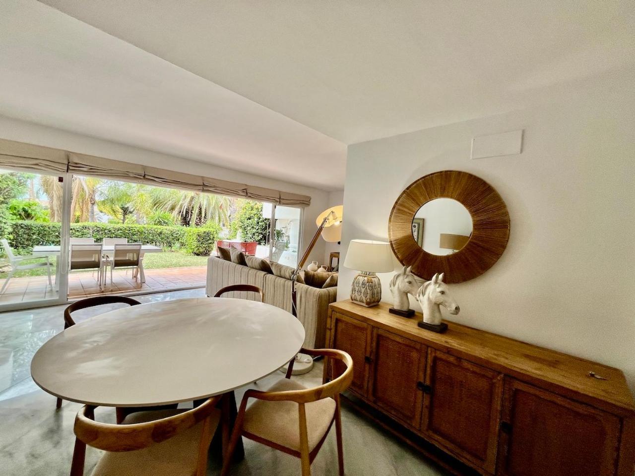 Ferienhaus Cozy Townhouse With Sea View Marbella