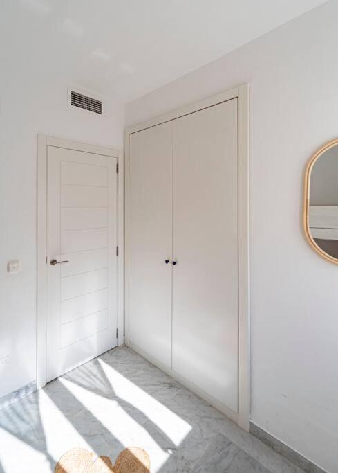 Townhouse W/ Swimming Pool And Underground Parking Holiday home *