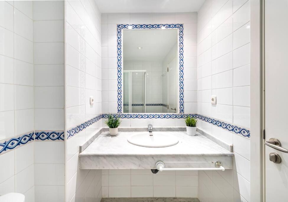 Townhouse W/ Swimming Pool And Underground Parking Holiday home