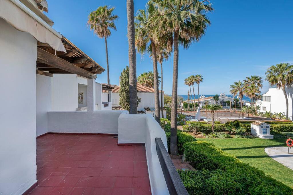 Townhouse W/ Swimming Pool And Underground Parking Marbella
