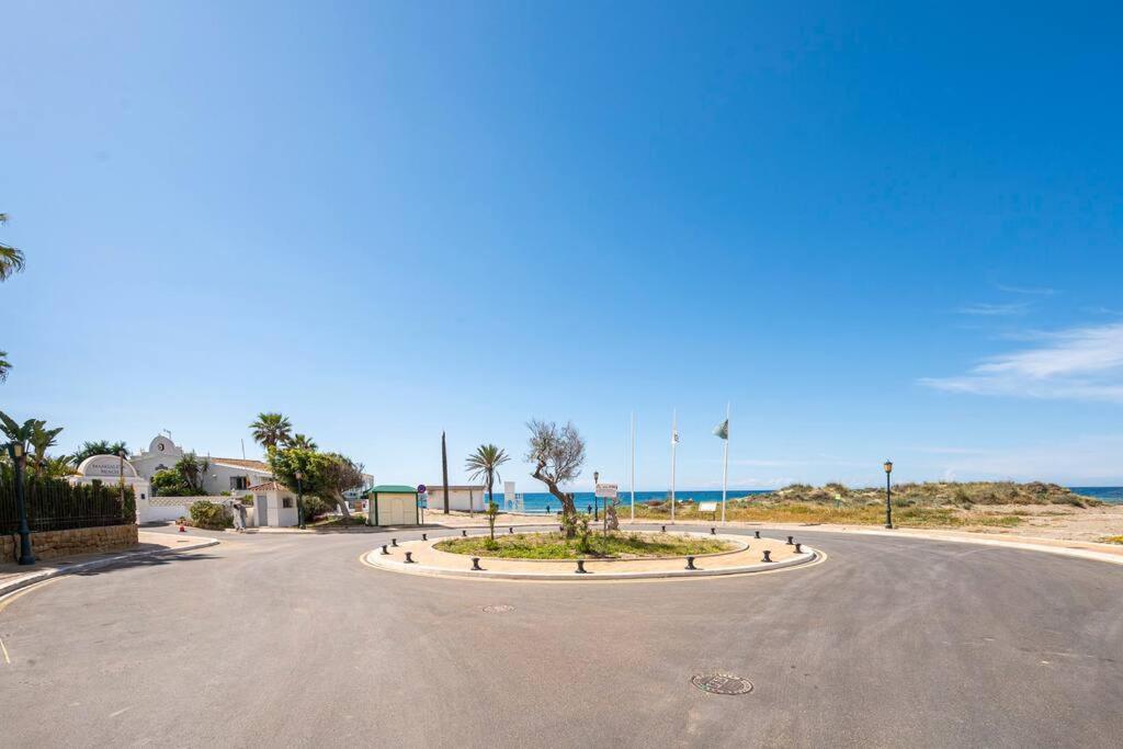 Townhouse W/ Swimming Pool And Underground Parking Holiday home *