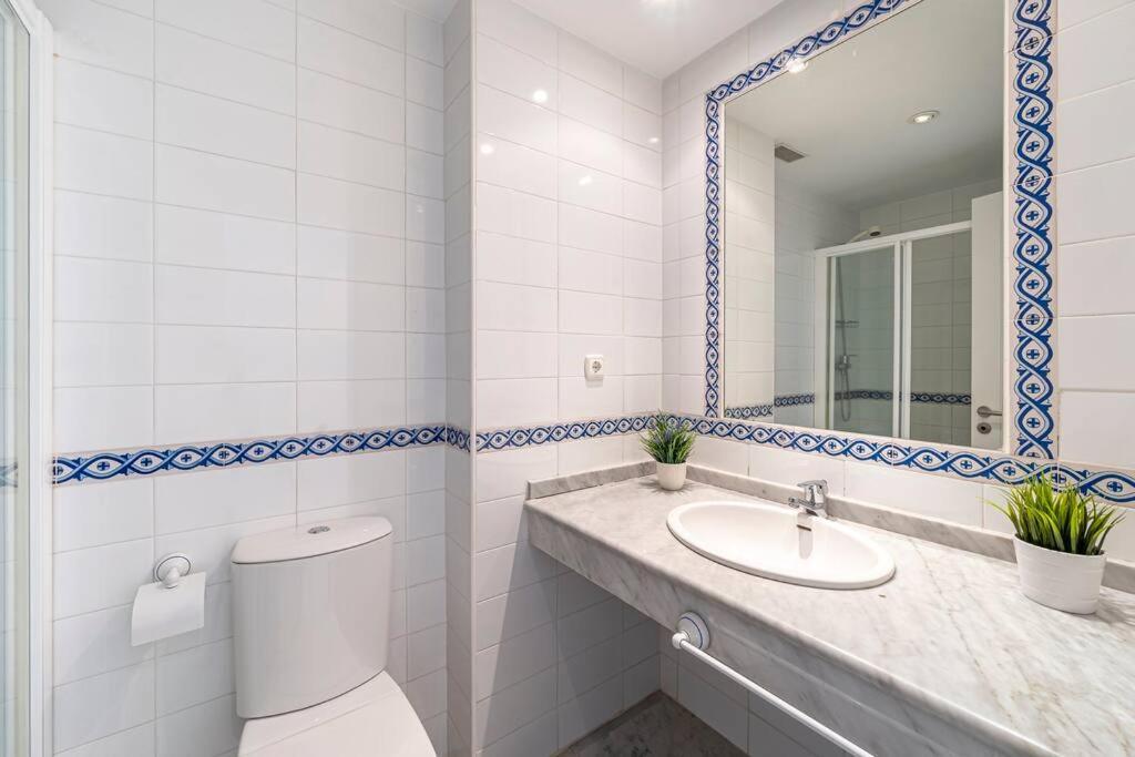 Townhouse W/ Swimming Pool And Underground Parking * Marbella
