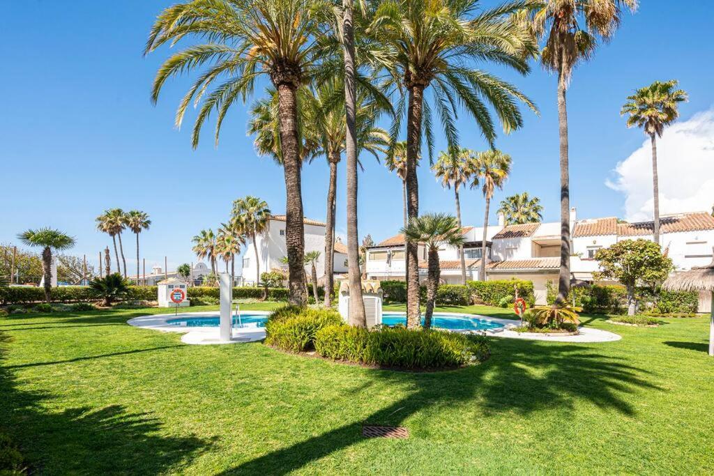 Townhouse W/ Swimming Pool And Underground Parking Holiday home Marbella