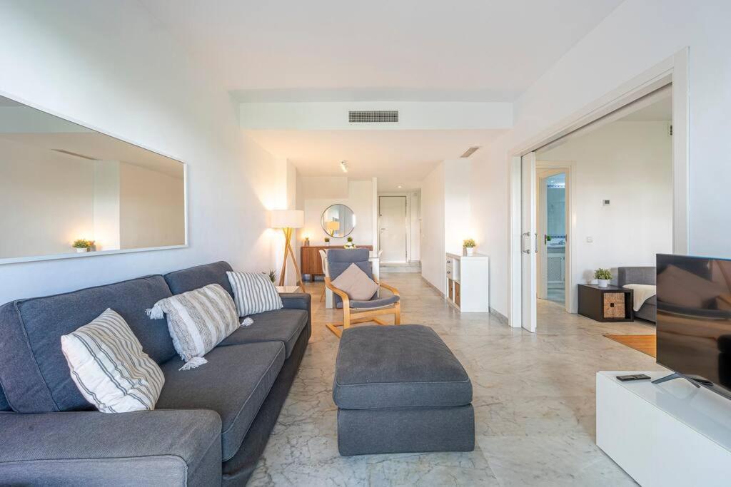 Townhouse W/ Swimming Pool And Underground Parking Marbella