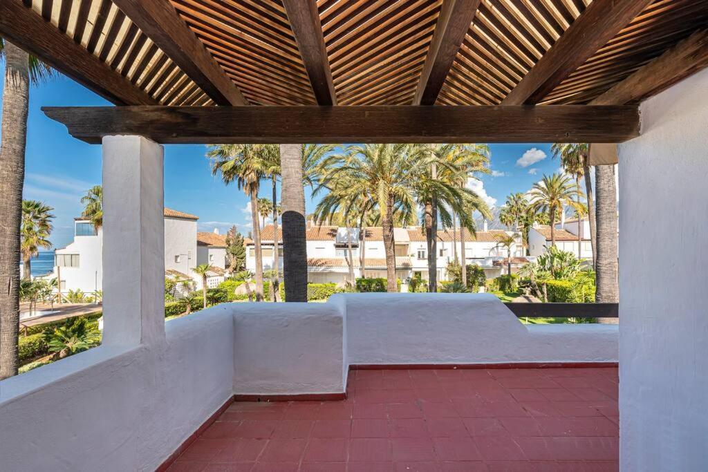 Townhouse W/ Swimming Pool And Underground Parking Marbella