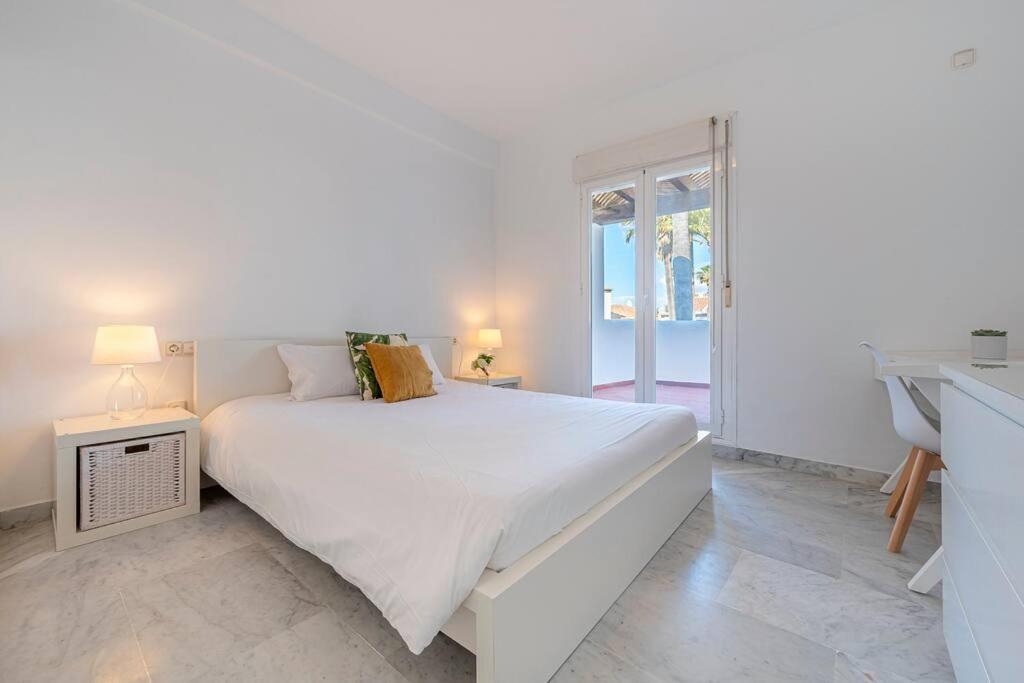 Townhouse W/ Swimming Pool And Underground Parking * Marbella