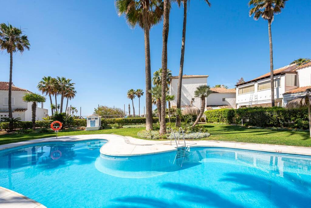 Townhouse W/ Swimming Pool And Underground Parking Holiday home