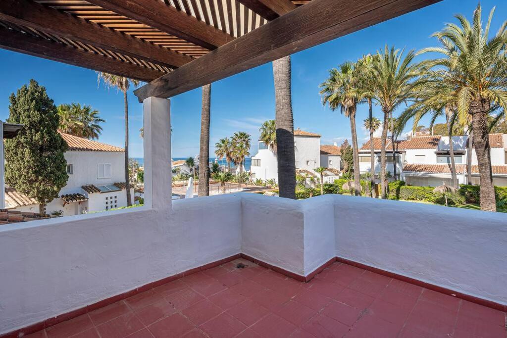 Holiday home Townhouse W/ Swimming Pool And Underground Parking