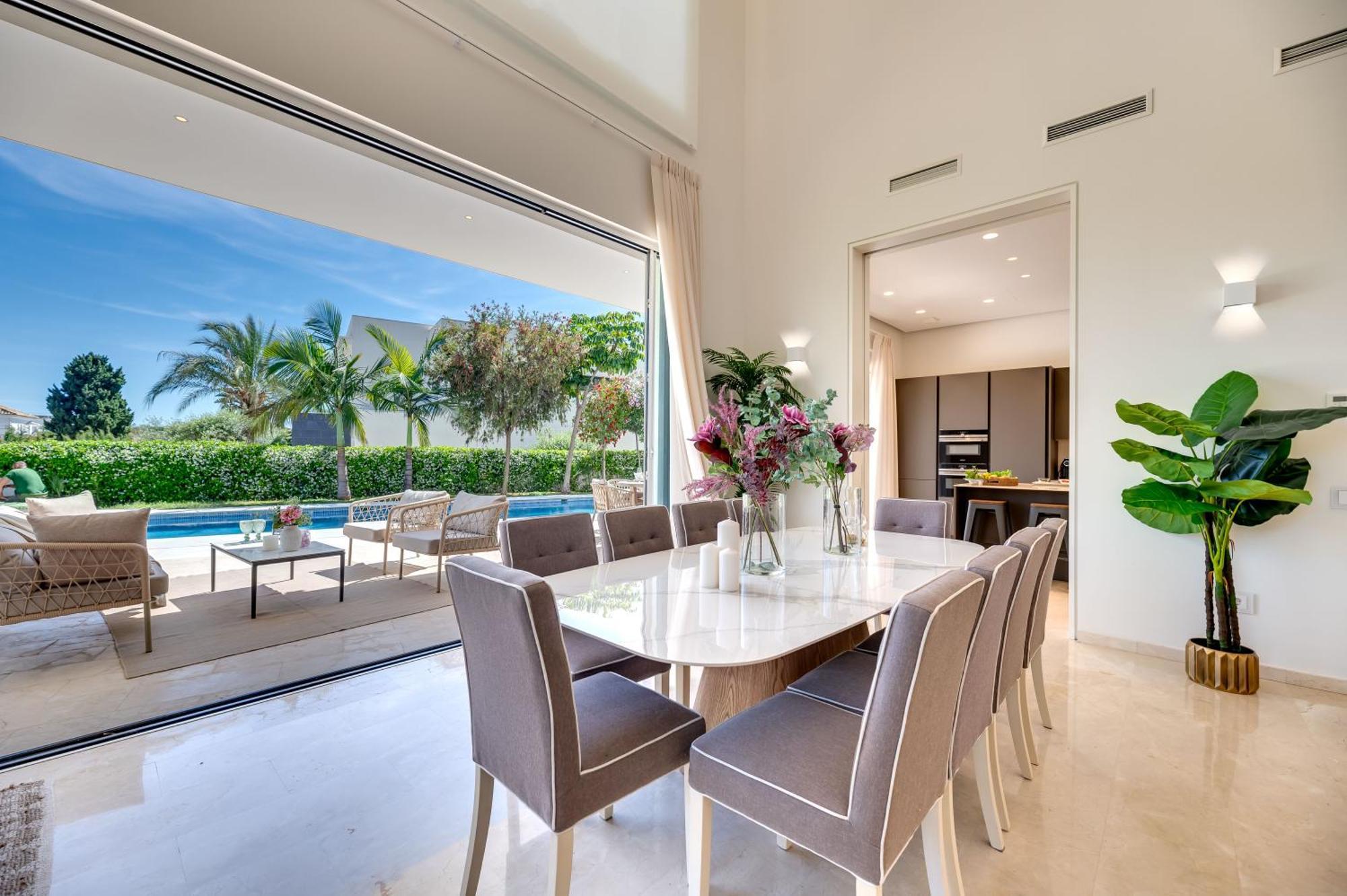 Vacation I Velazquez, 150m To The Beach, Heated Pool, Golden Mile *