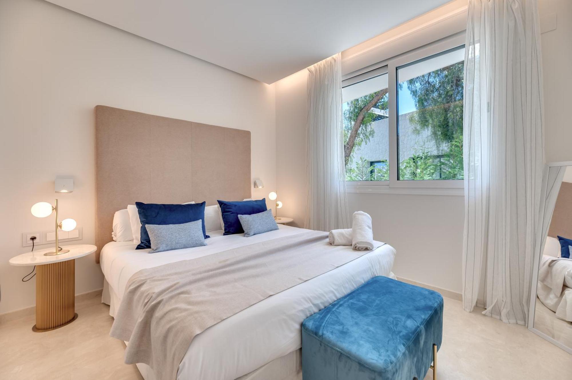 Vacation I Velazquez, 150m To The Beach, Heated Pool, Golden Mile *