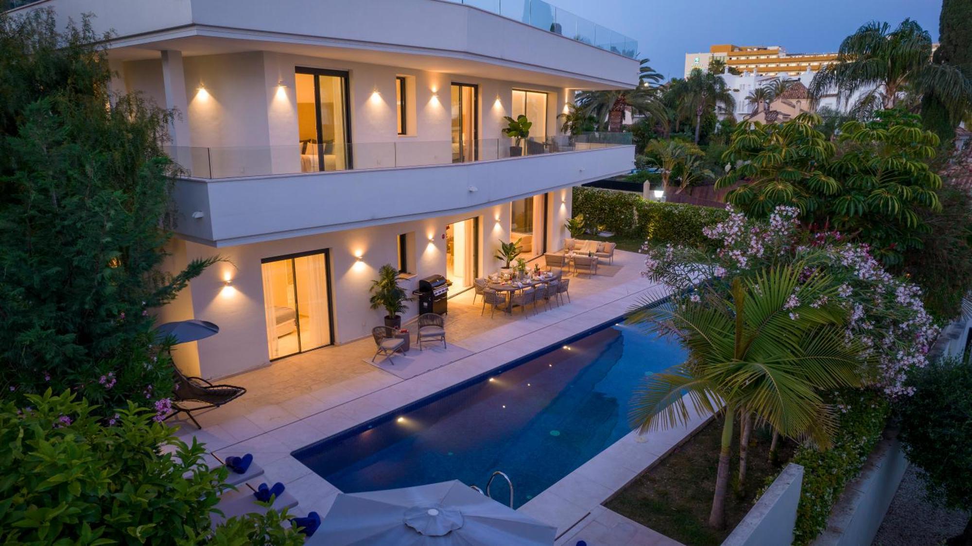 Vacation I Velazquez, 150m To The Beach, Heated Pool, Golden Mile