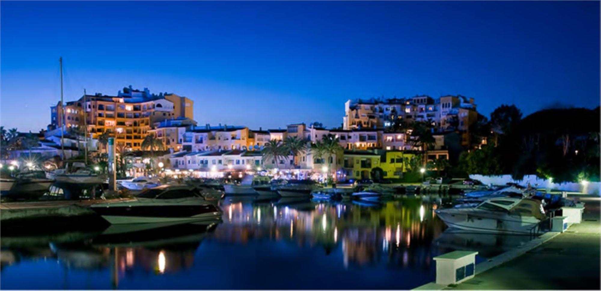 Apartamento Casa Chico 2 Bedroom Townhouse 1 Mile From Marina & Beaches Marbella