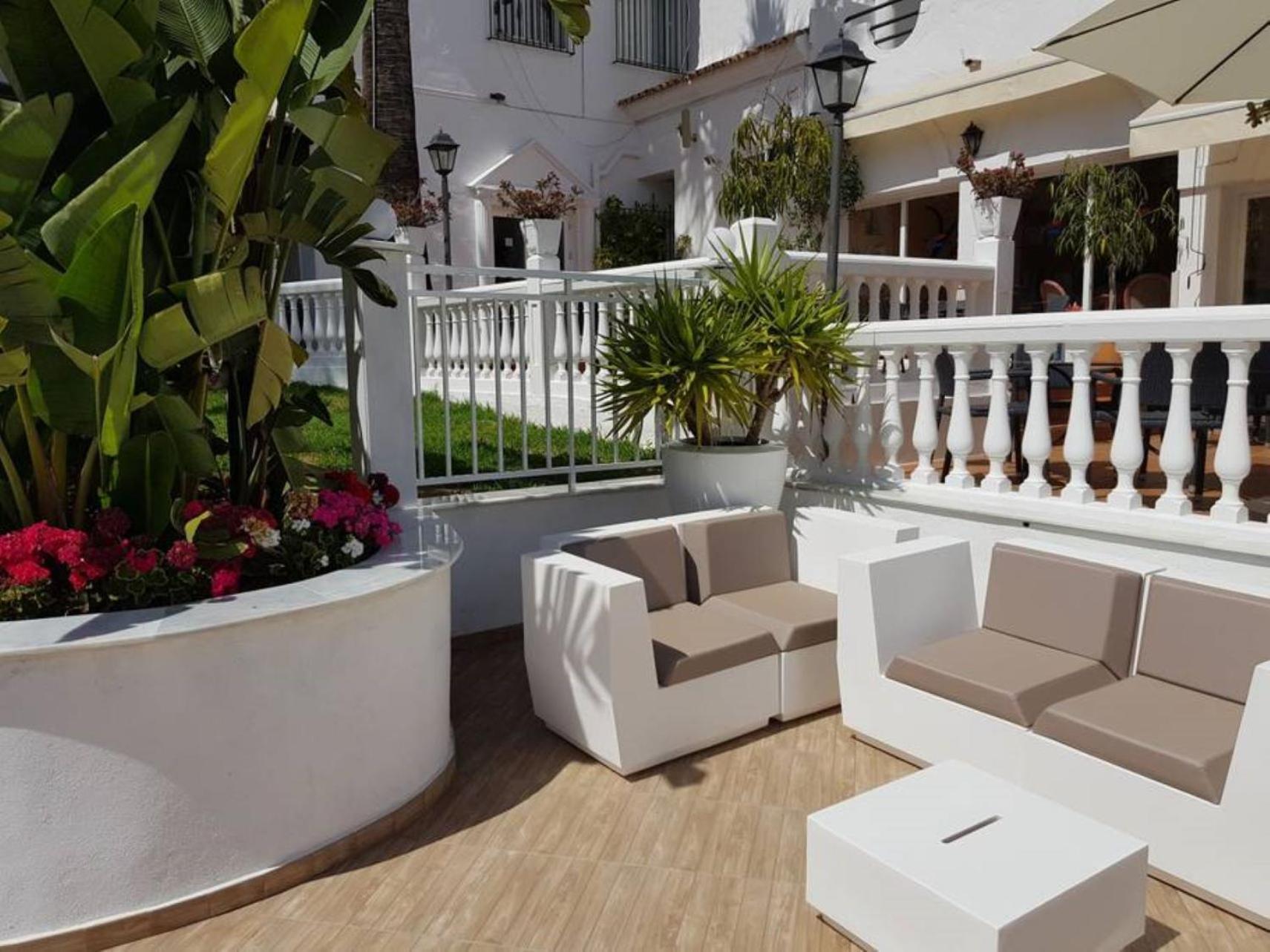 Casa Chico 2 Bedroom Townhouse 1 Mile From Marina & Beaches Apartamento Marbella