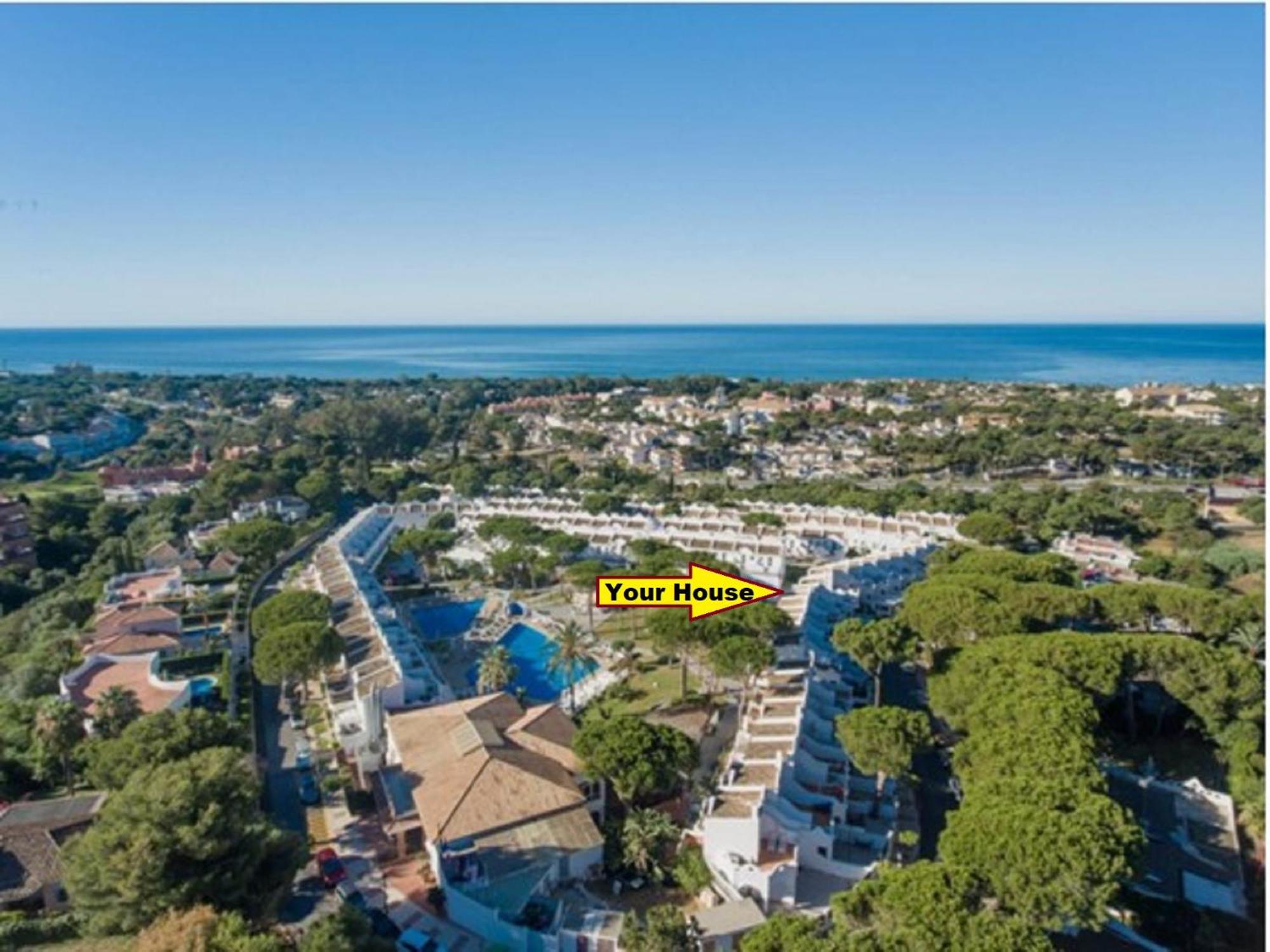 Casa Chico 2 Bedroom Townhouse 1 Mile From Marina & Beaches *