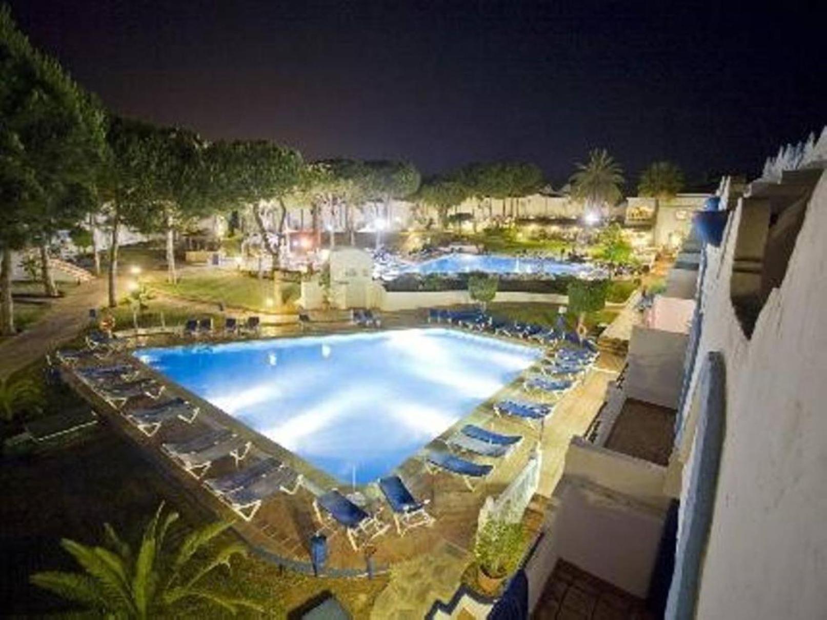 Casa Chico 2 Bedroom Townhouse 1 Mile From Marina & Beaches * Marbella