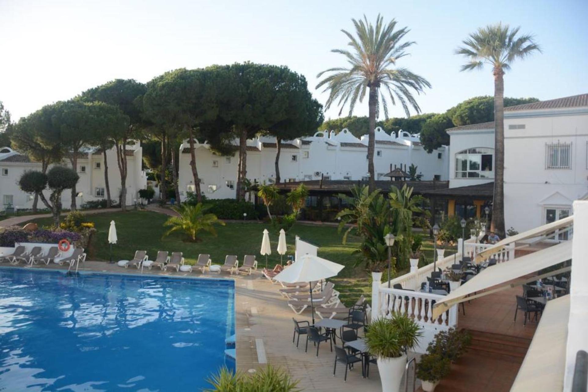 Casa Chico 2 Bedroom Townhouse 1 Mile From Marina & Beaches * Marbella
