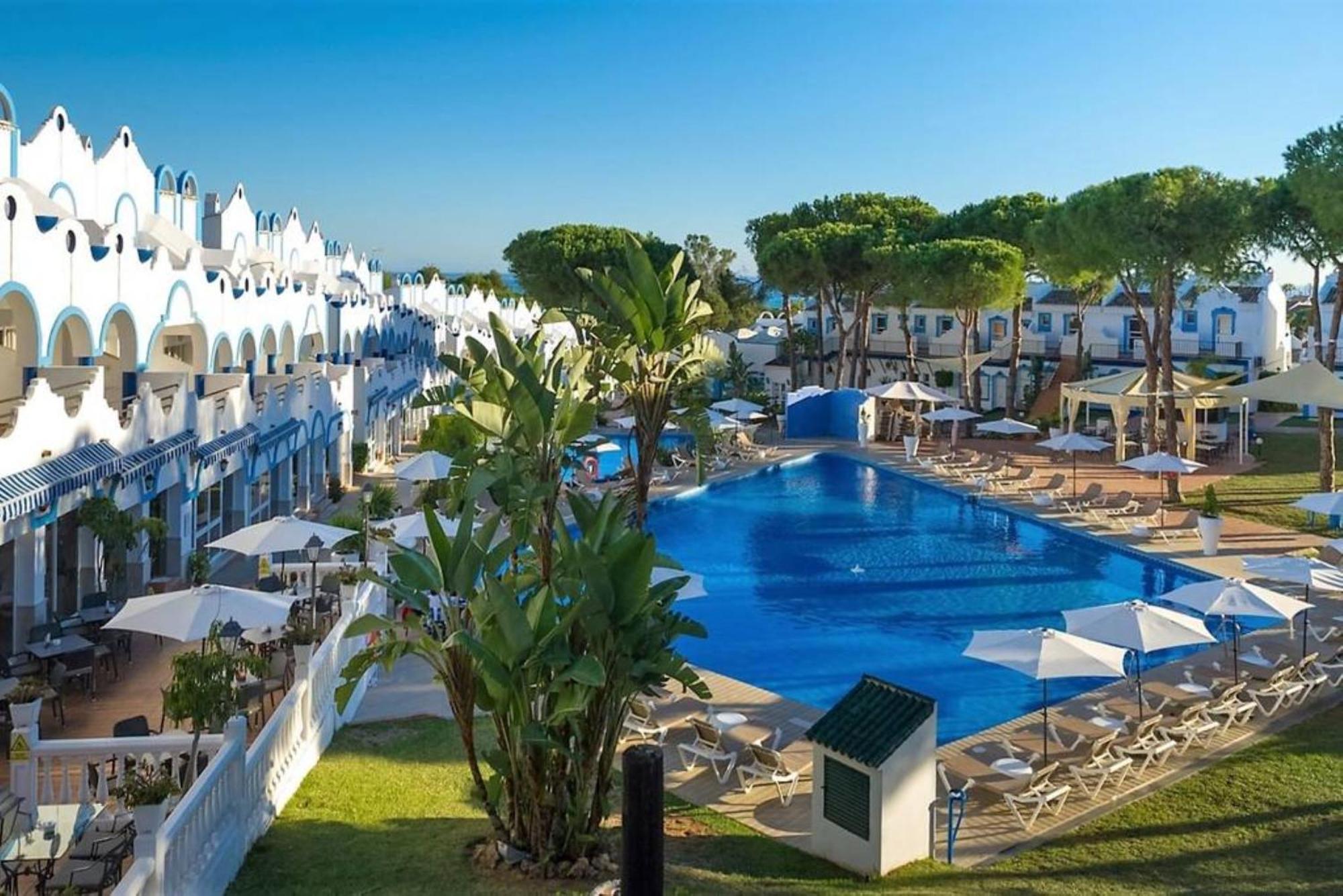 Casa Chico 2 Bedroom Townhouse 1 Mile From Marina & Beaches Marbella