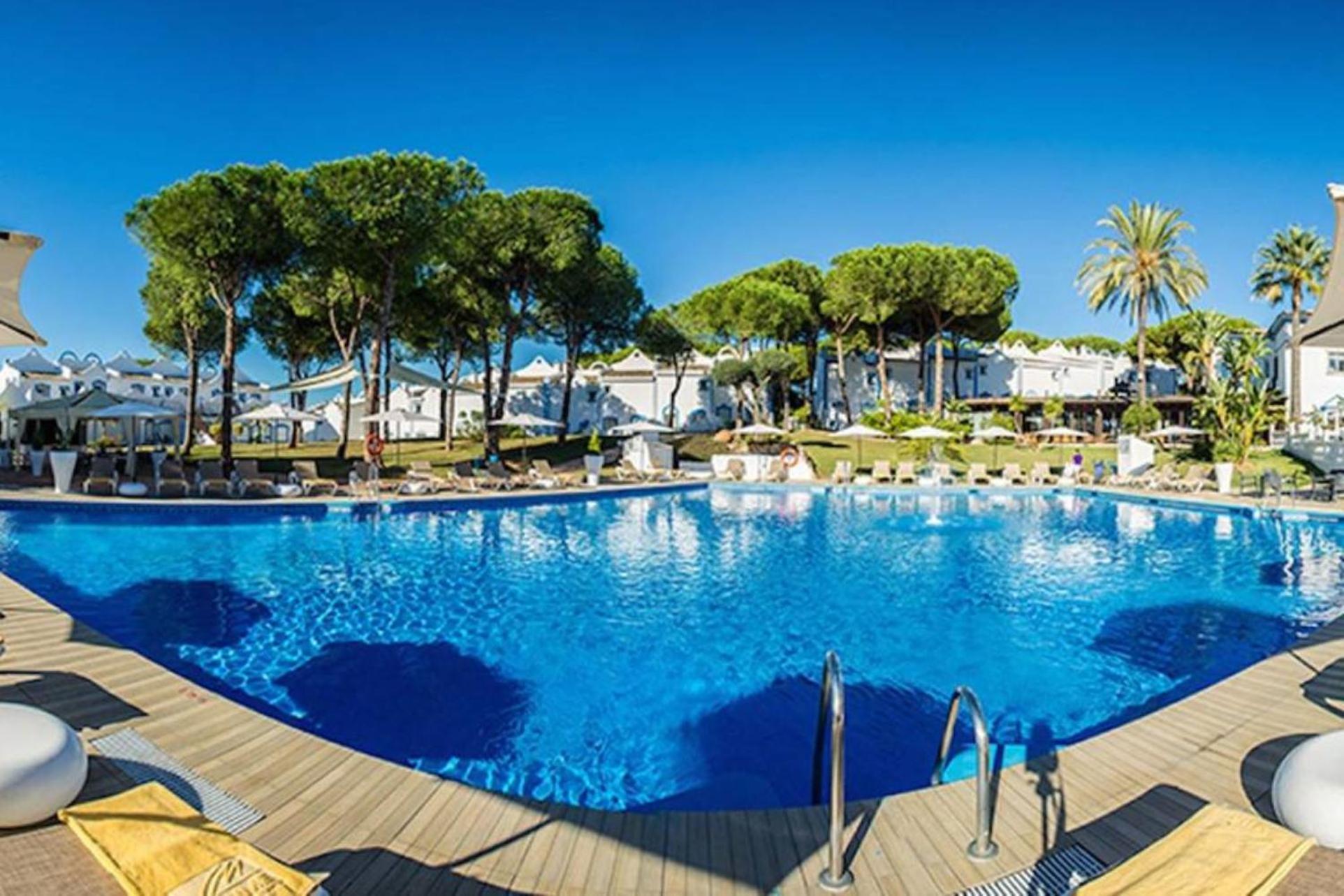 Casa Chico 2 Bedroom Townhouse 1 Mile From Marina & Beaches * Marbella
