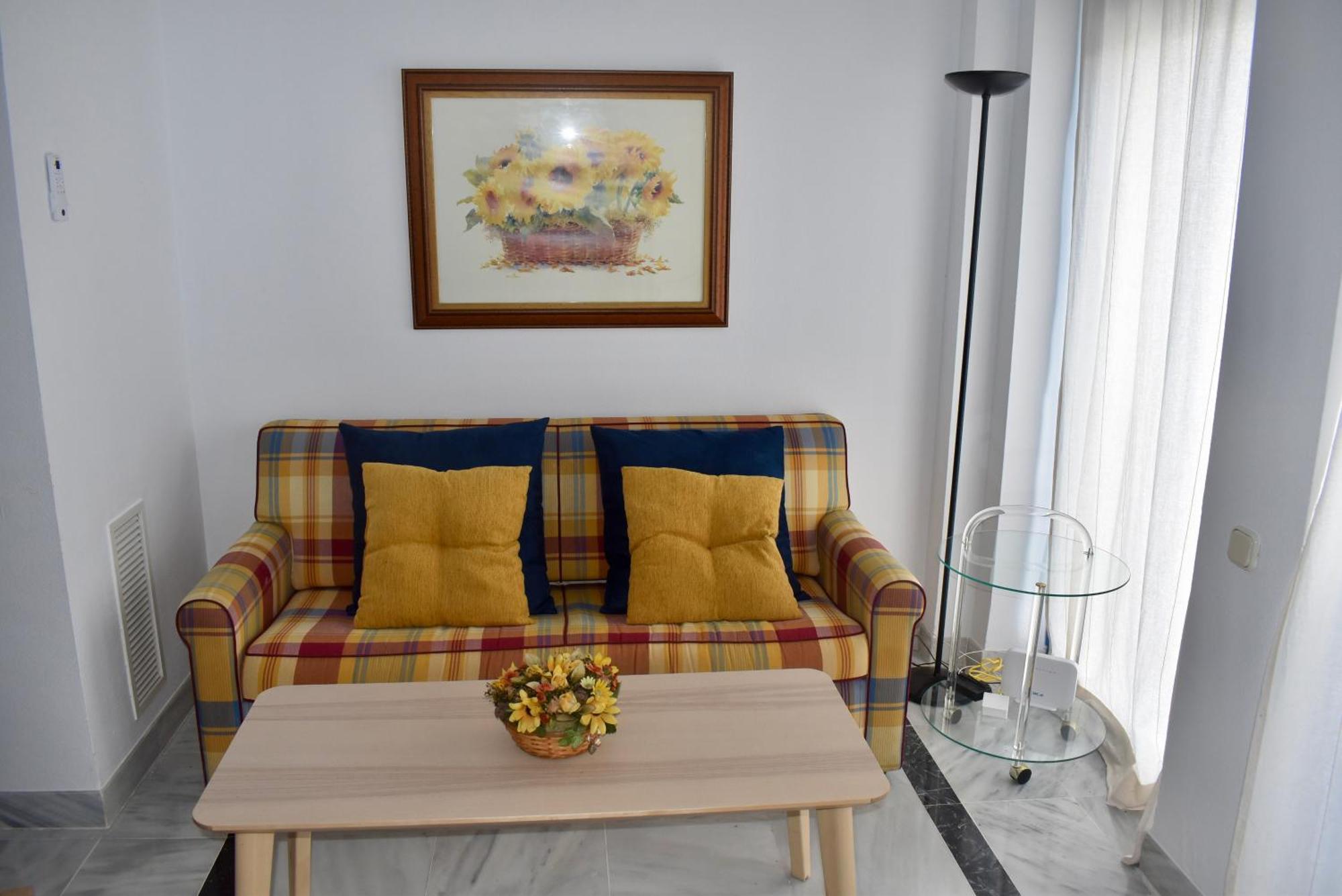 Apartment Komodo House - Bright Beachfront Duplex With Parking, Pool & Gym Marbella