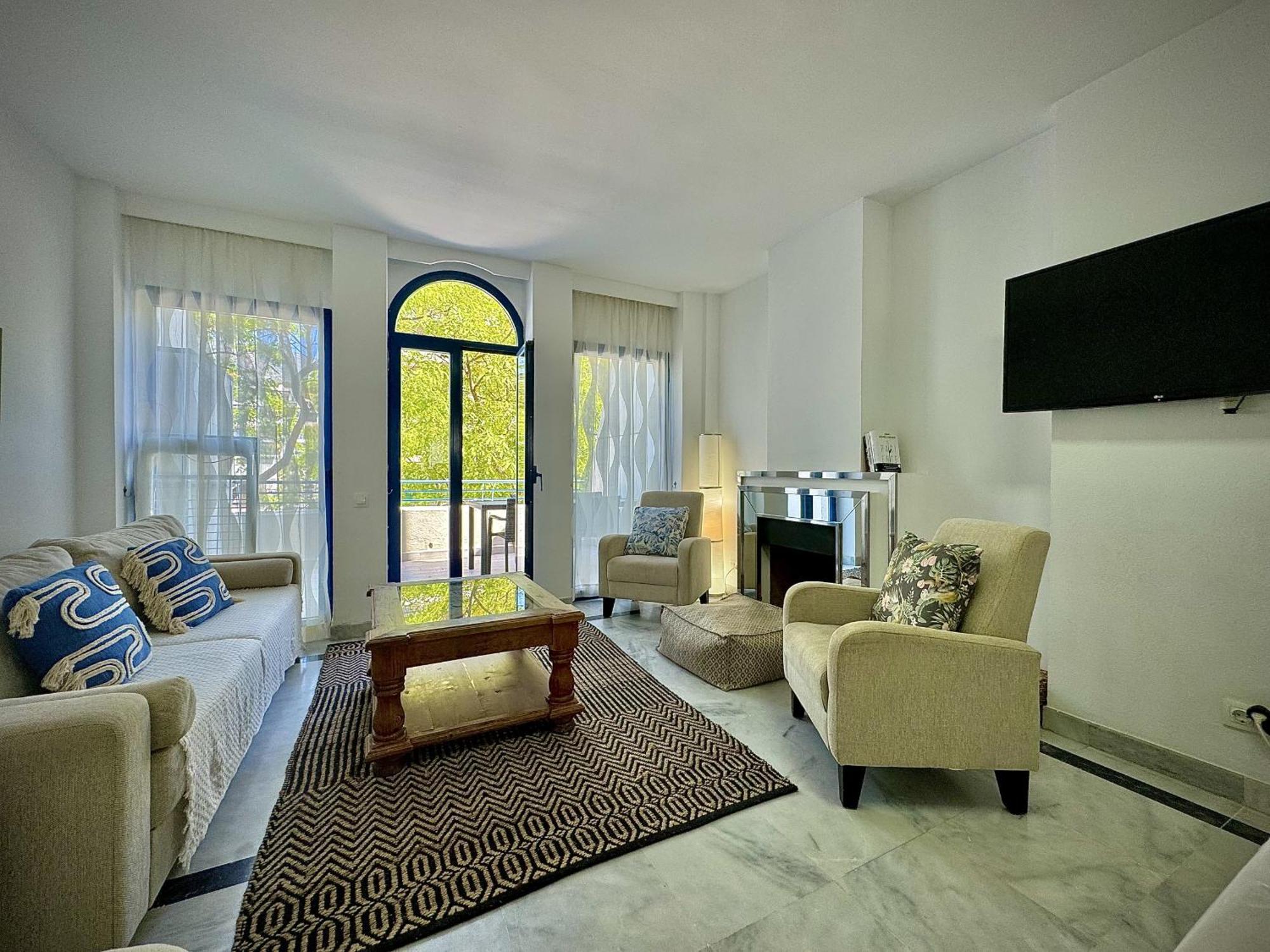 House With Pool By Homing Marbella