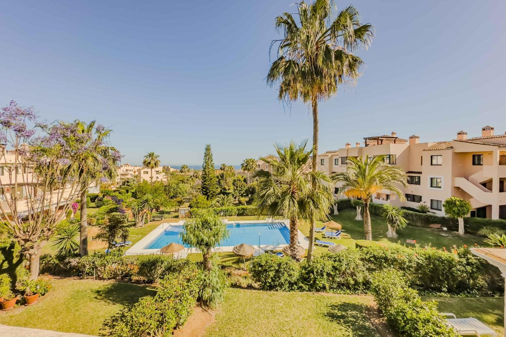75-apartment With Views In Elviria, Apartamento Marbella