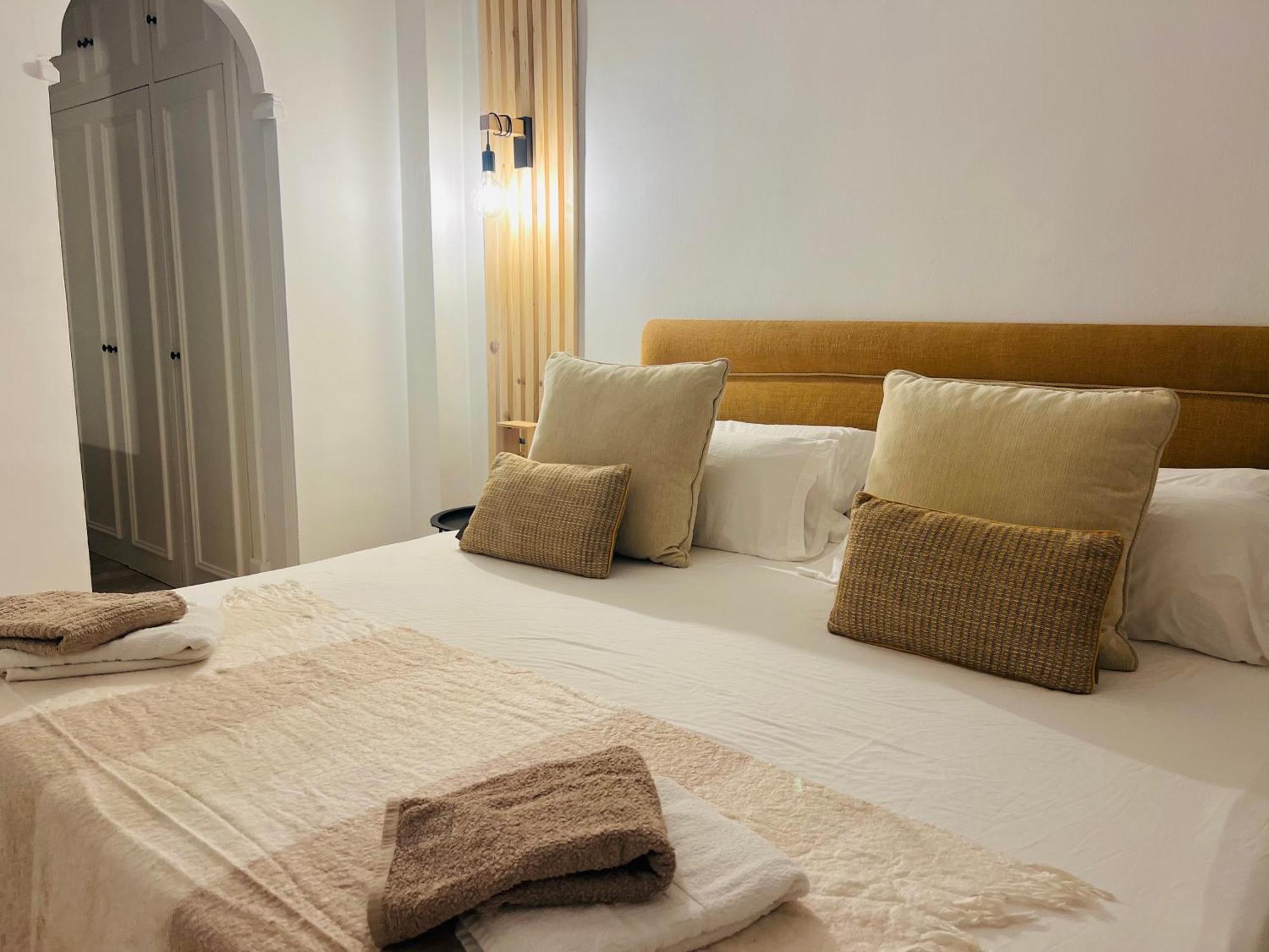 Impeccable Large With Immense Terrace And Private Garden Overlooking The Mountain, Featuring 2 Bedrooms And Sleeping Up To 4 Guests Located 100 Meters From Plaza Maestranza Apartamento *