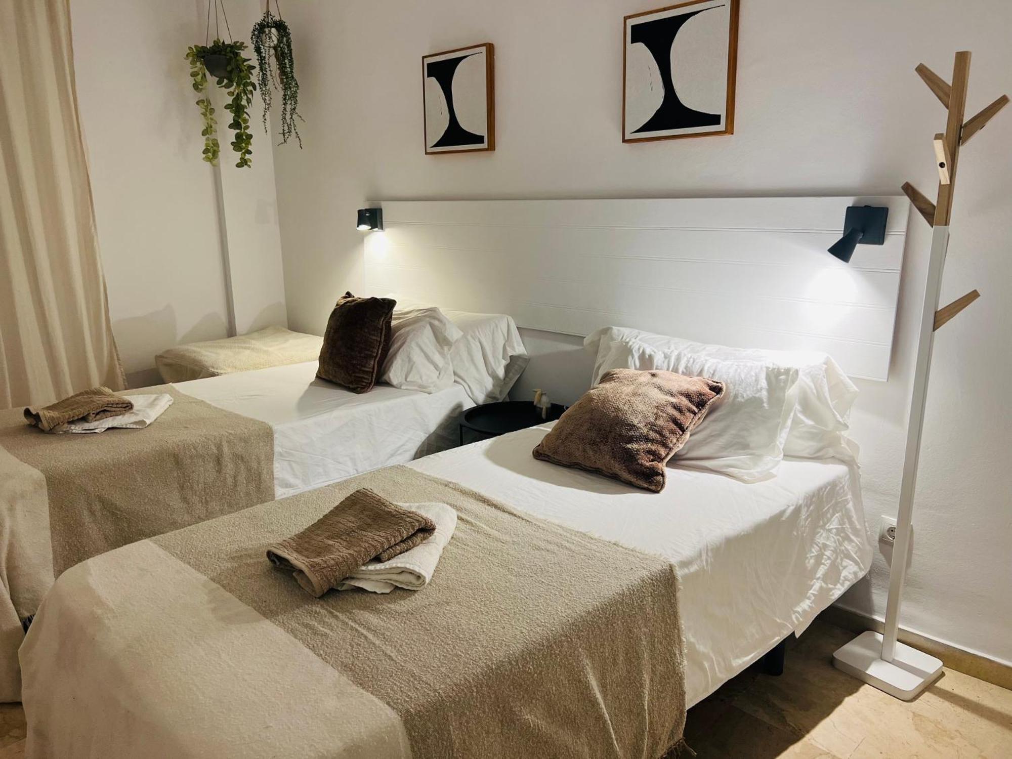 Apartamento Impeccable Large With Immense Terrace And Private Garden Overlooking The Mountain, Featuring 2 Bedrooms And Sleeping Up To 4 Guests Located 100 Meters From Plaza Maestranza Marbella