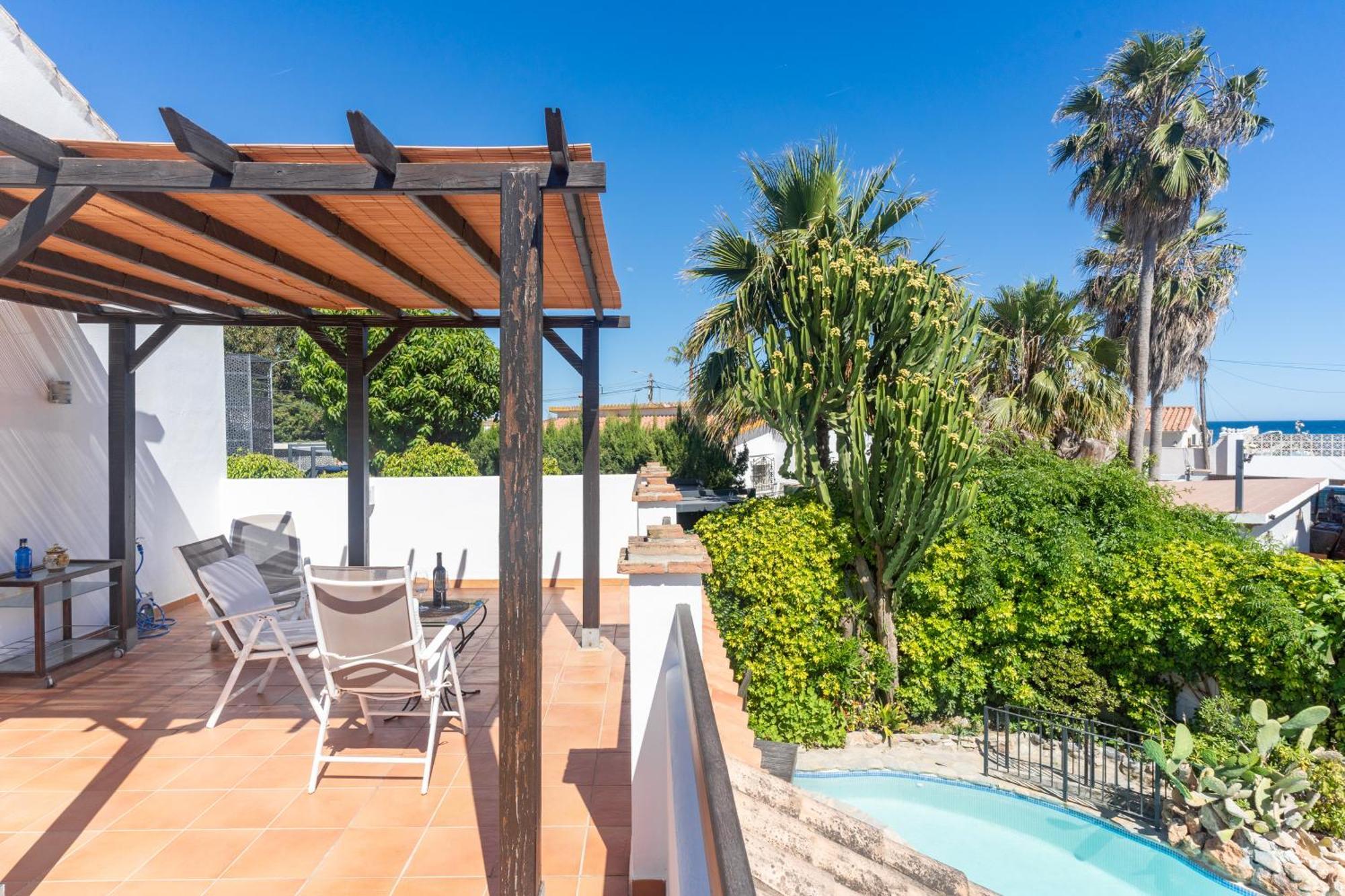 By The 5 Bedrooms Villa Marbella