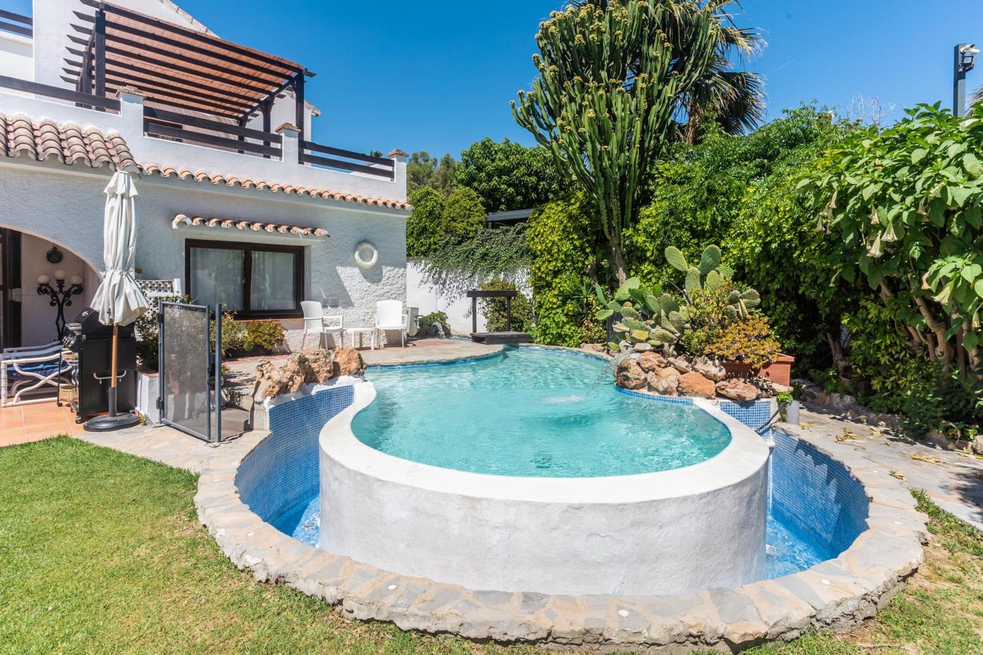By The 5 Bedrooms Villa *