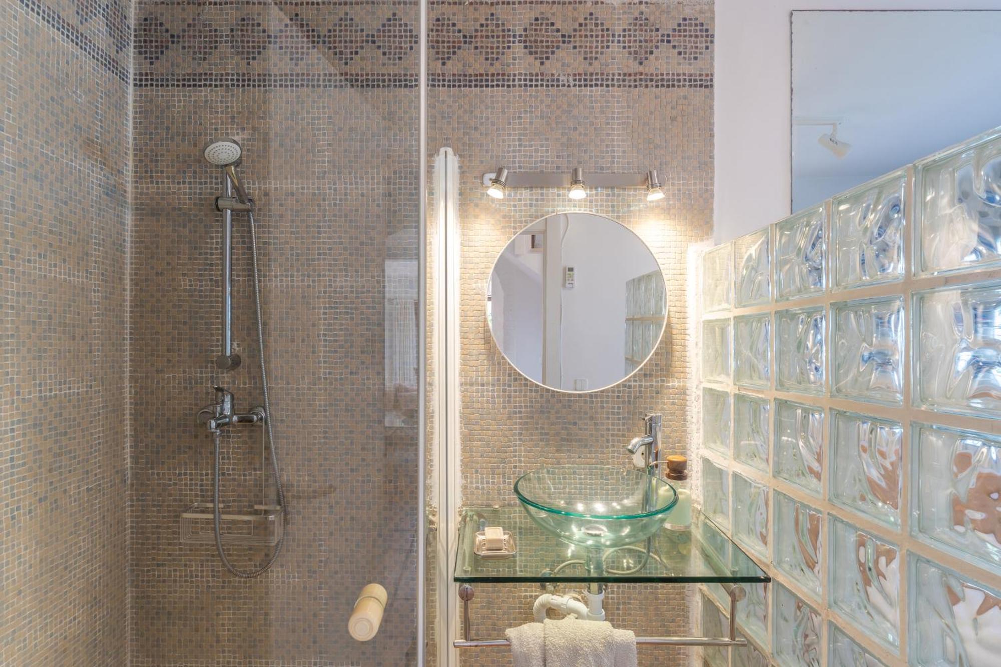 By The 5 Bedrooms * Marbella