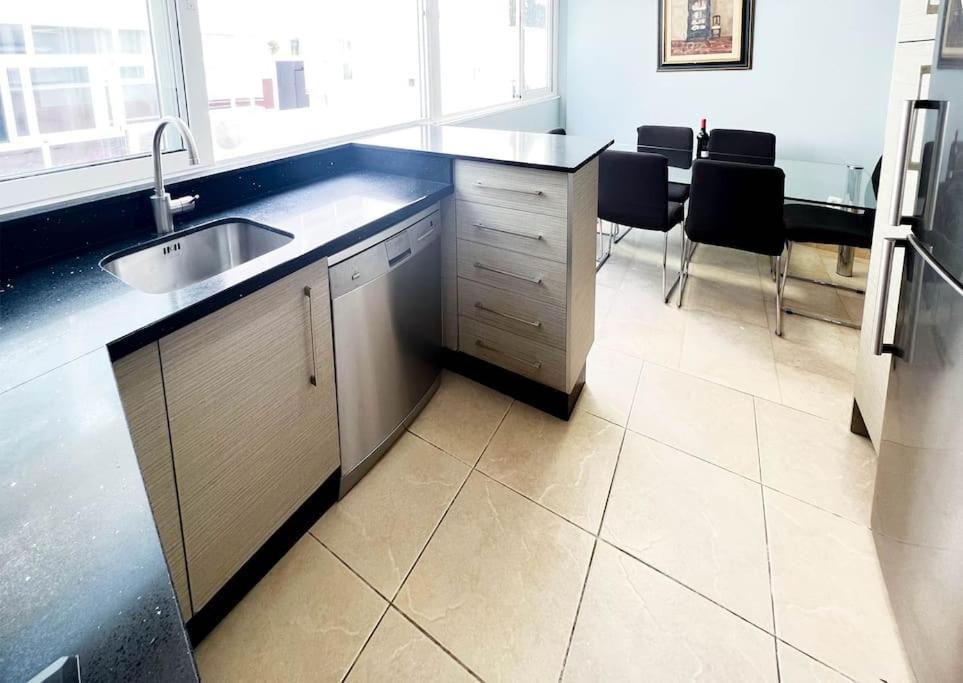 Atico Coqueto En Marbella, Cerca Puerto Banus Appartement
