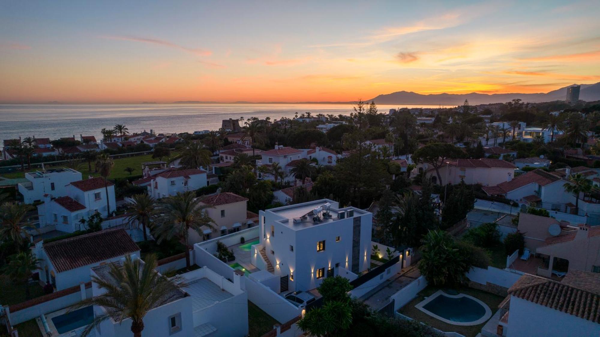 Vacation I Marbesa White Pearl, Two Private Pools, Built In 2024 Villa Marbella
