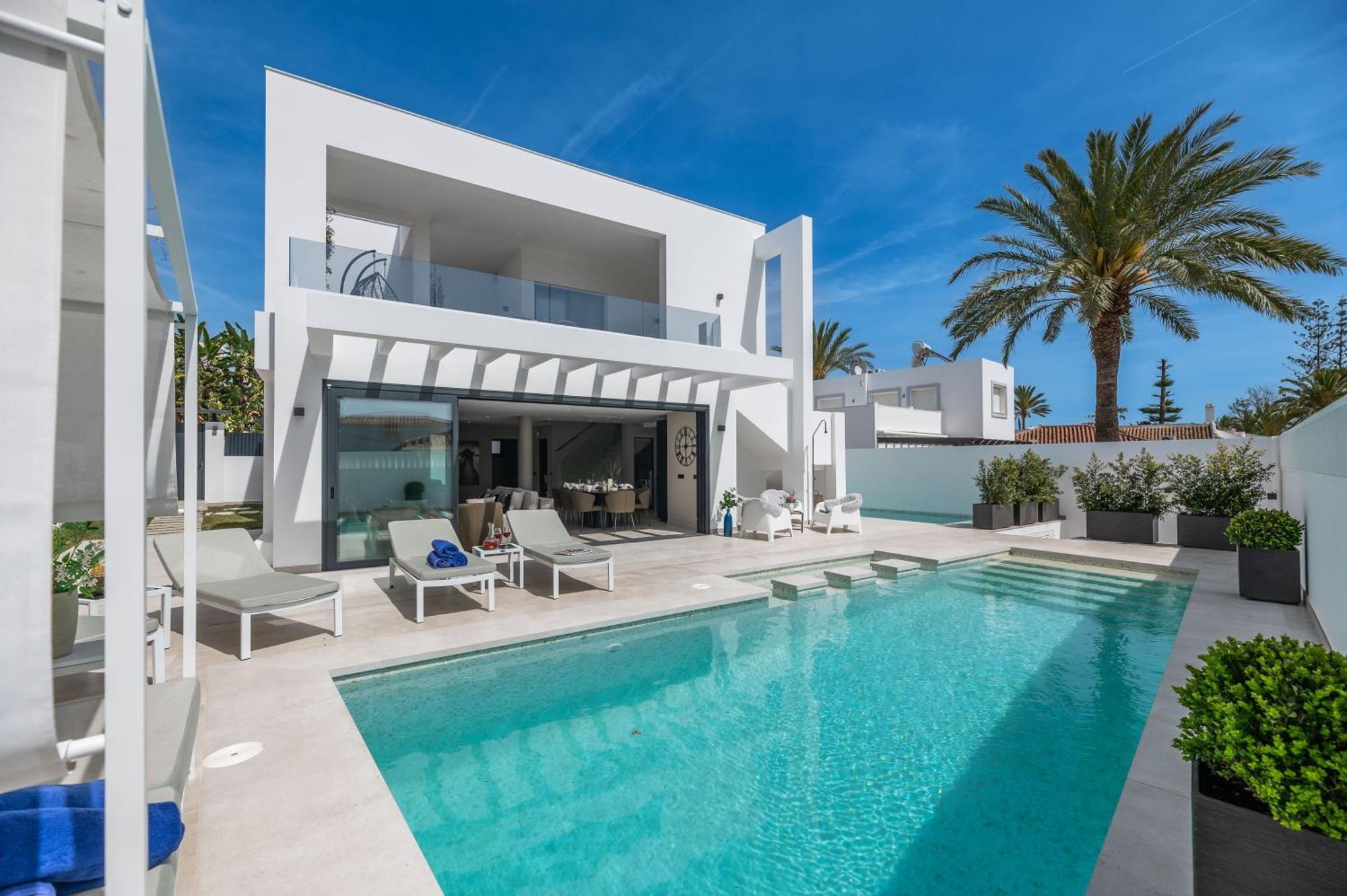Vacation I Marbesa White Pearl, Two Private Pools, Built In 2024 Villa