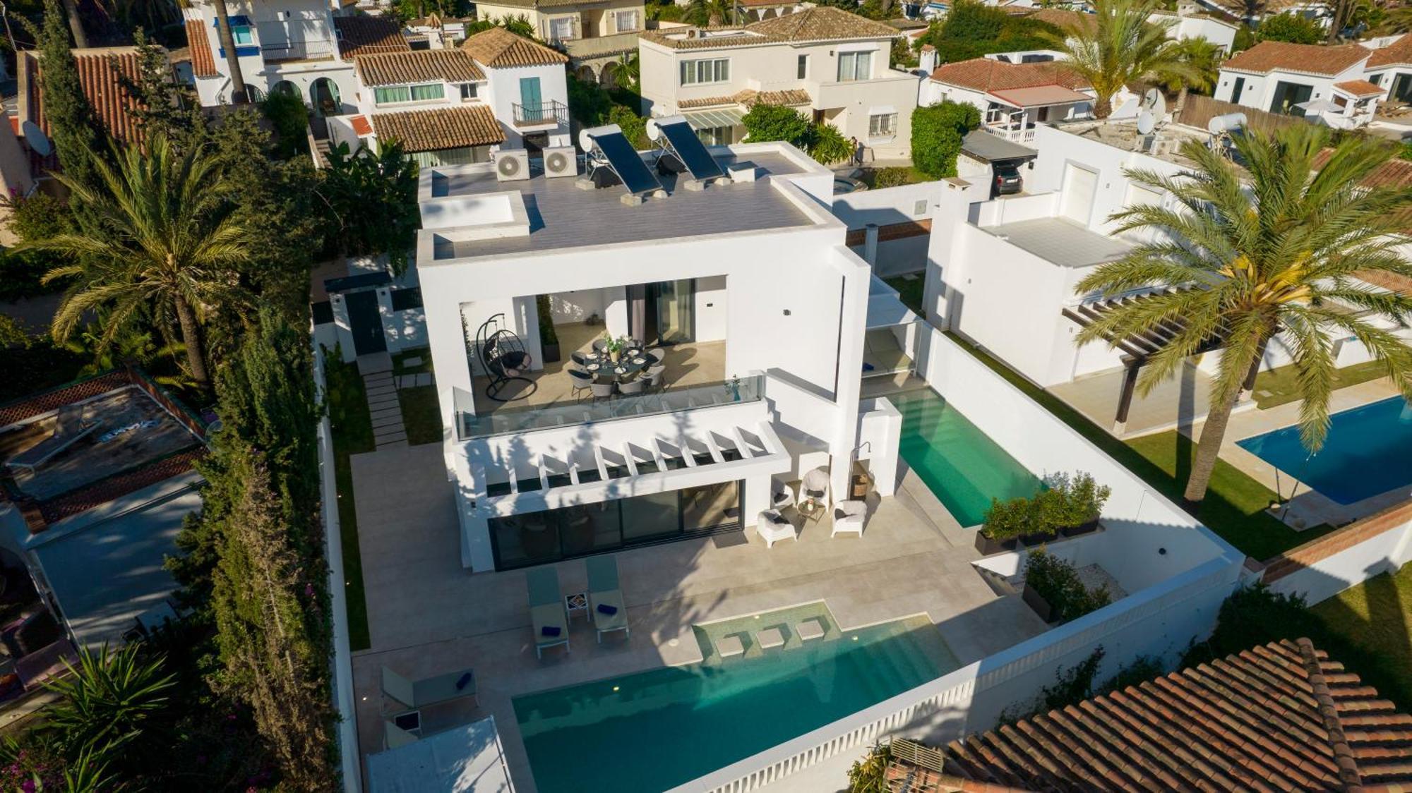 Villa Vacation I Marbesa White Pearl, Two Private Pools, Built In 2024 Marbella