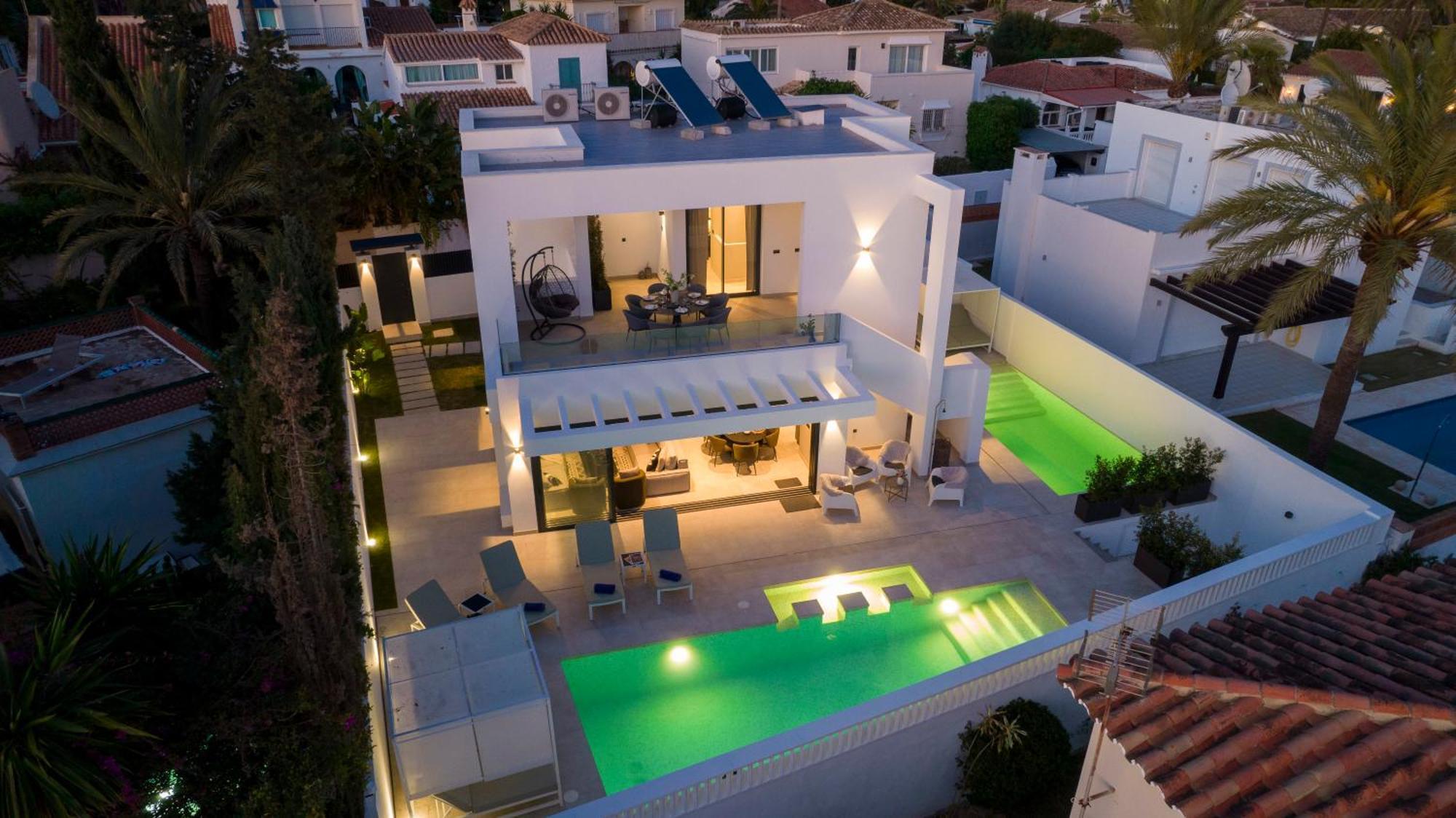 Vacation I Marbesa White Pearl, Two Private Pools, Built In 2024