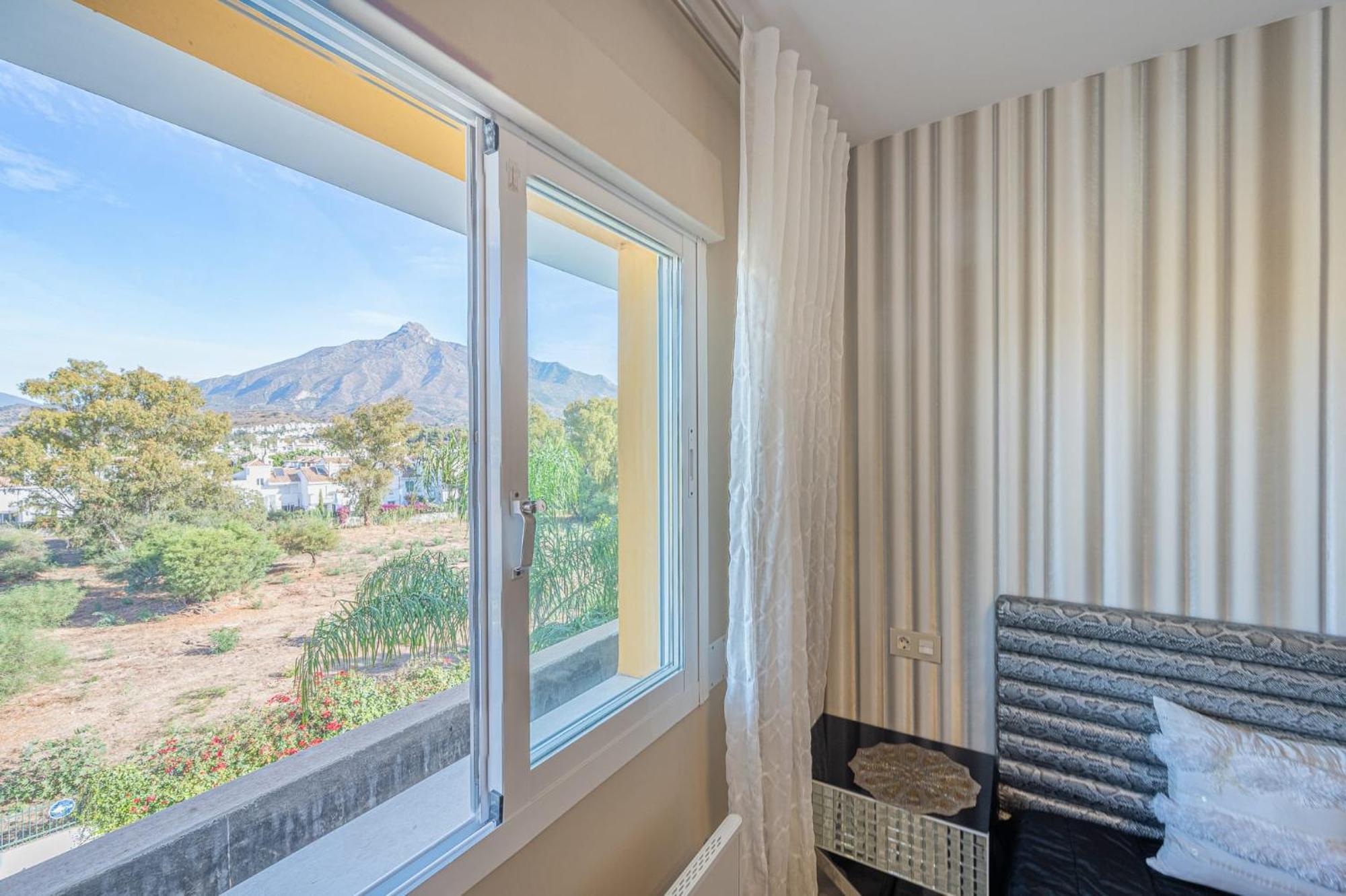 Apartamento In Urb Dama De Noche Puerto Banus Marbella