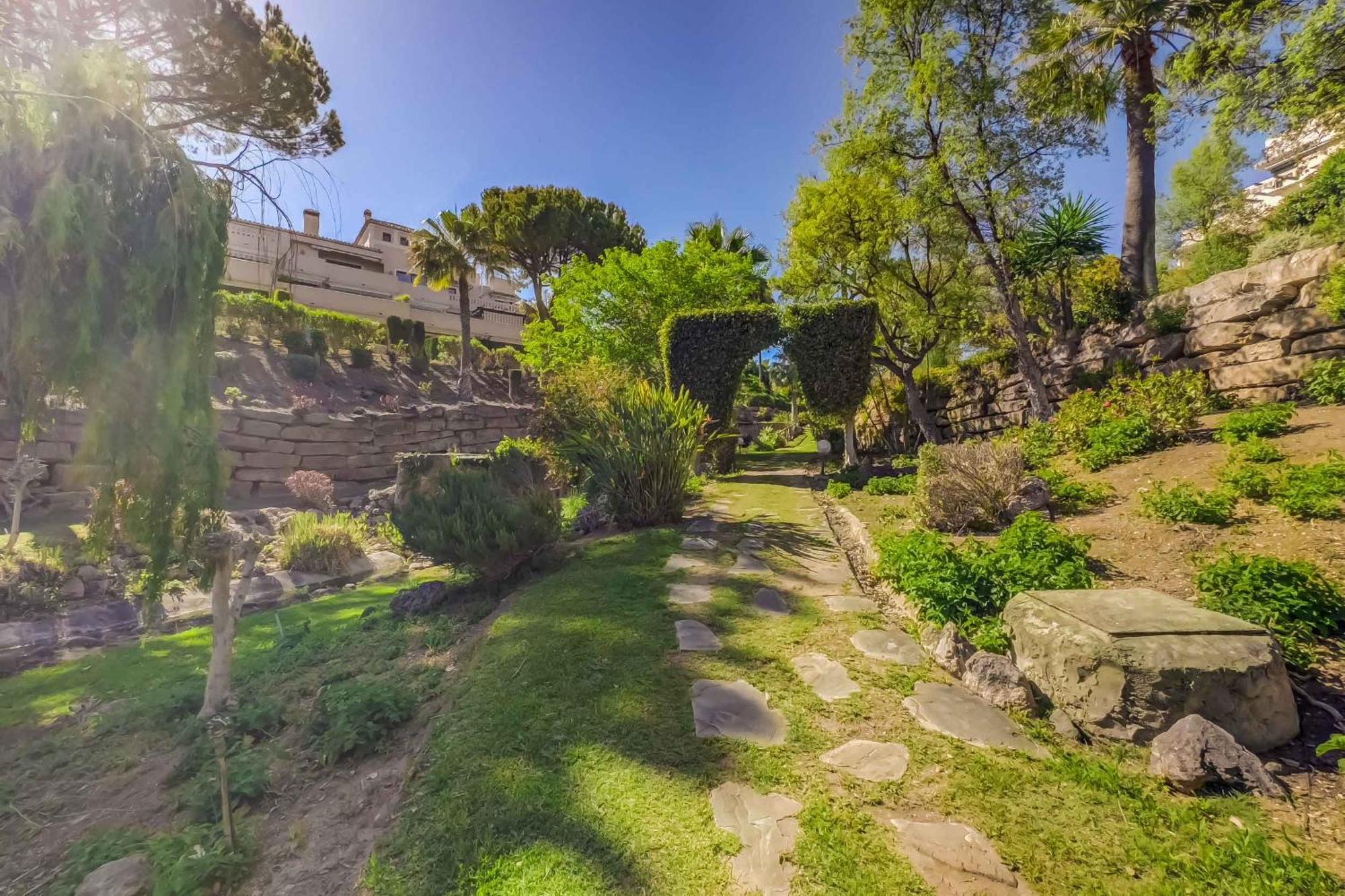 75-apartment With Views In Elviria, Apartamento
