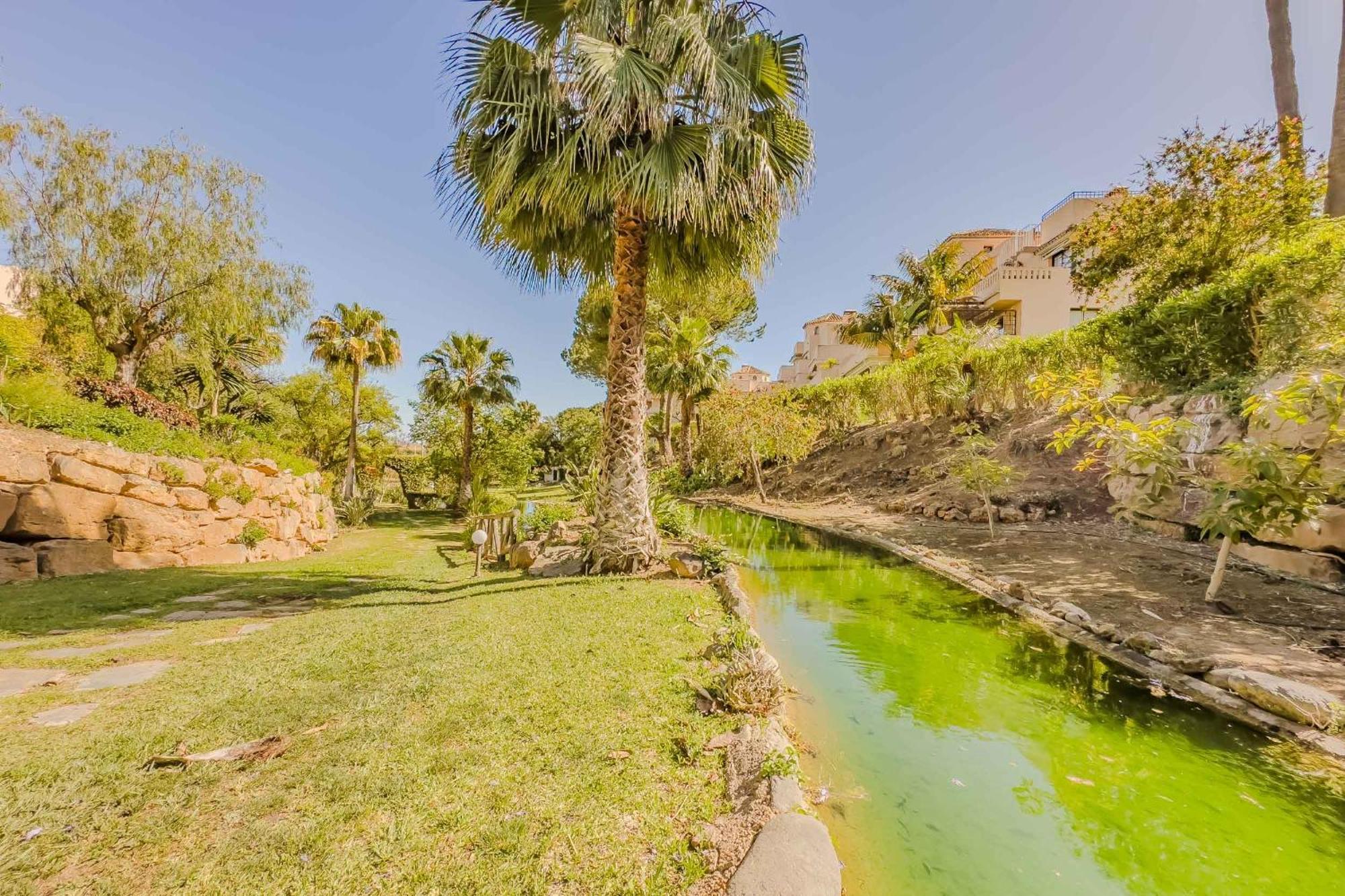 75-apartment With Views In Elviria, Apartamento Marbella