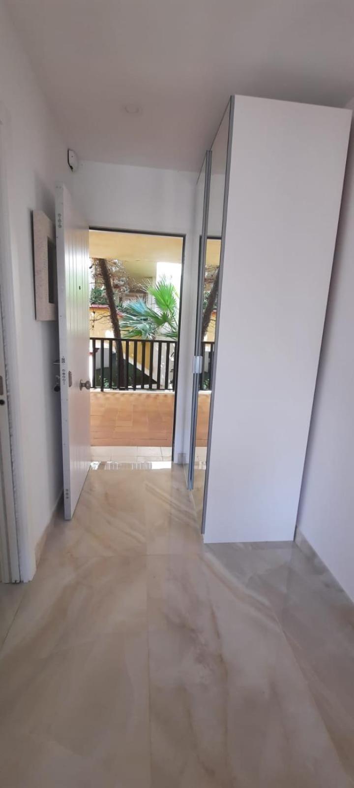 Beachfront Romana Playa Elviria Apartment