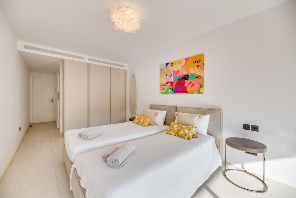 Villa Luxury 5-bedroom Townhouse In Puente