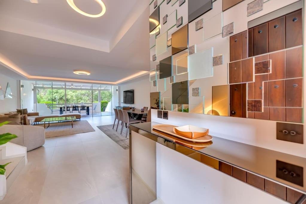 Villa Luxury 5-bedroom Townhouse In Puente