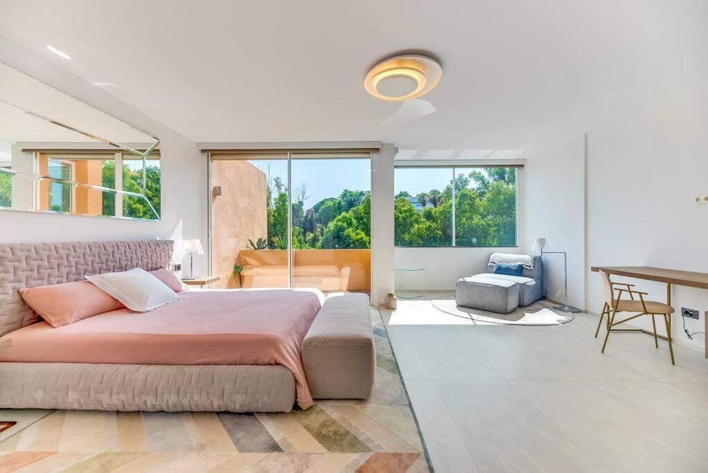 Villa Luxury 5-bedroom Townhouse In Puente Marbella