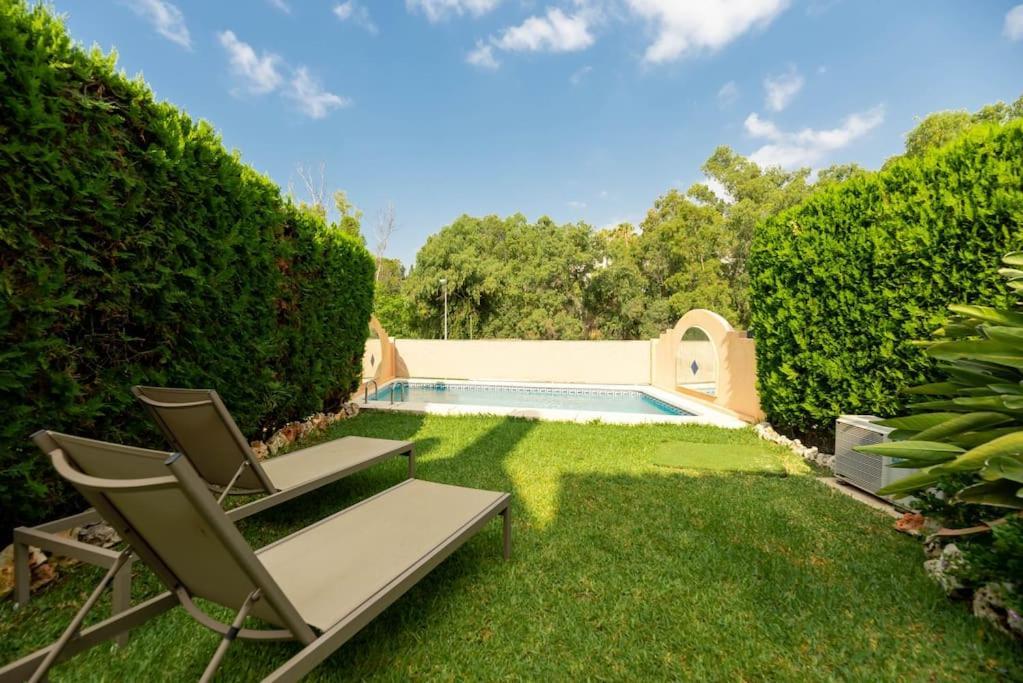 Luxury 5-bedroom Townhouse In Puente Villa