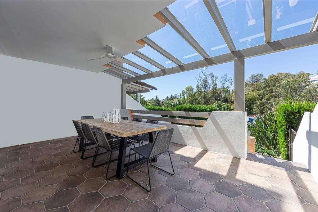 Luxury 5-bedroom Townhouse In Puente Marbella